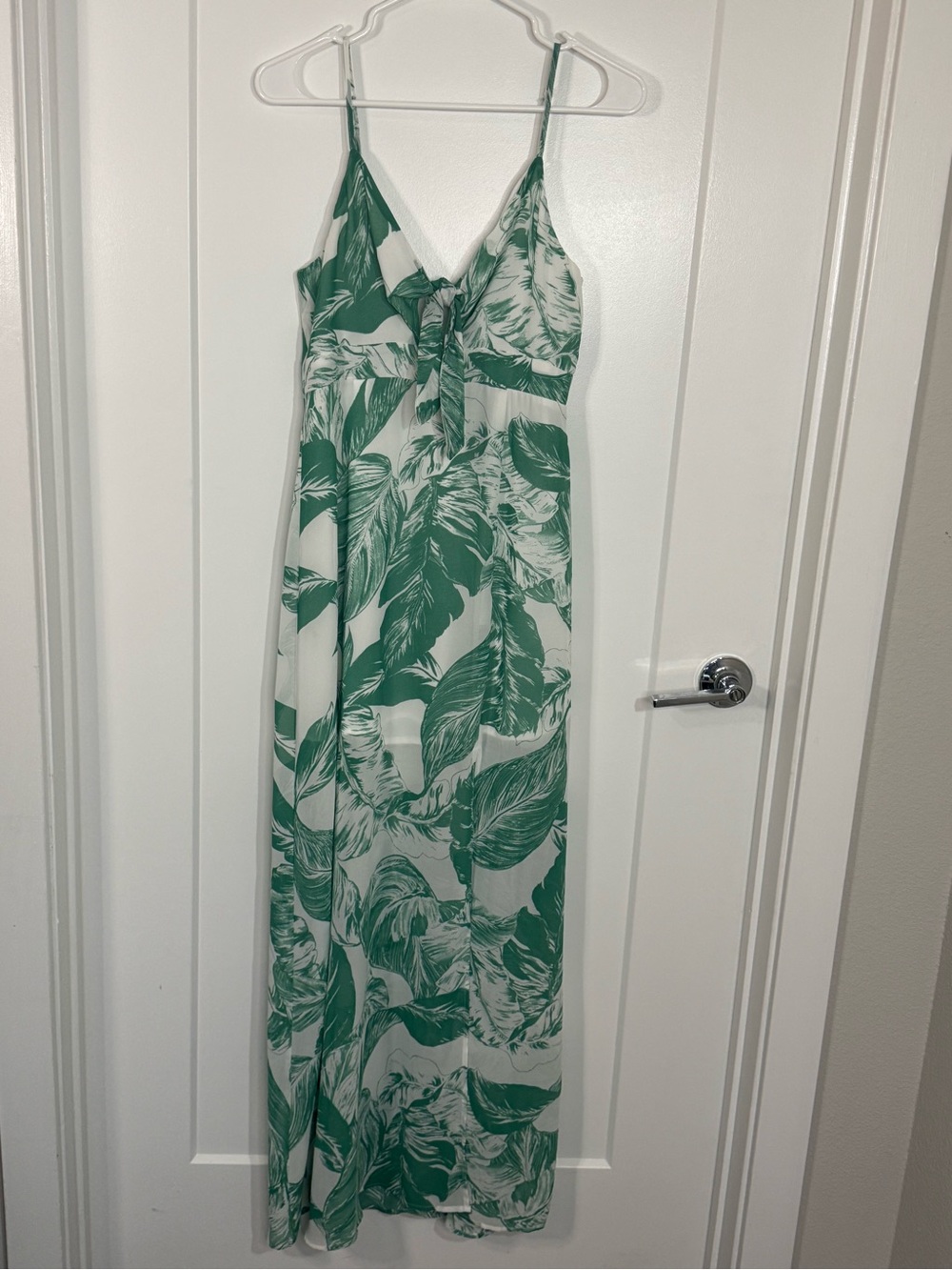 HIGHLY SOUGHT AFTER! Juniper Blu Green Tropical Palm Leaf Print Maxi Dress